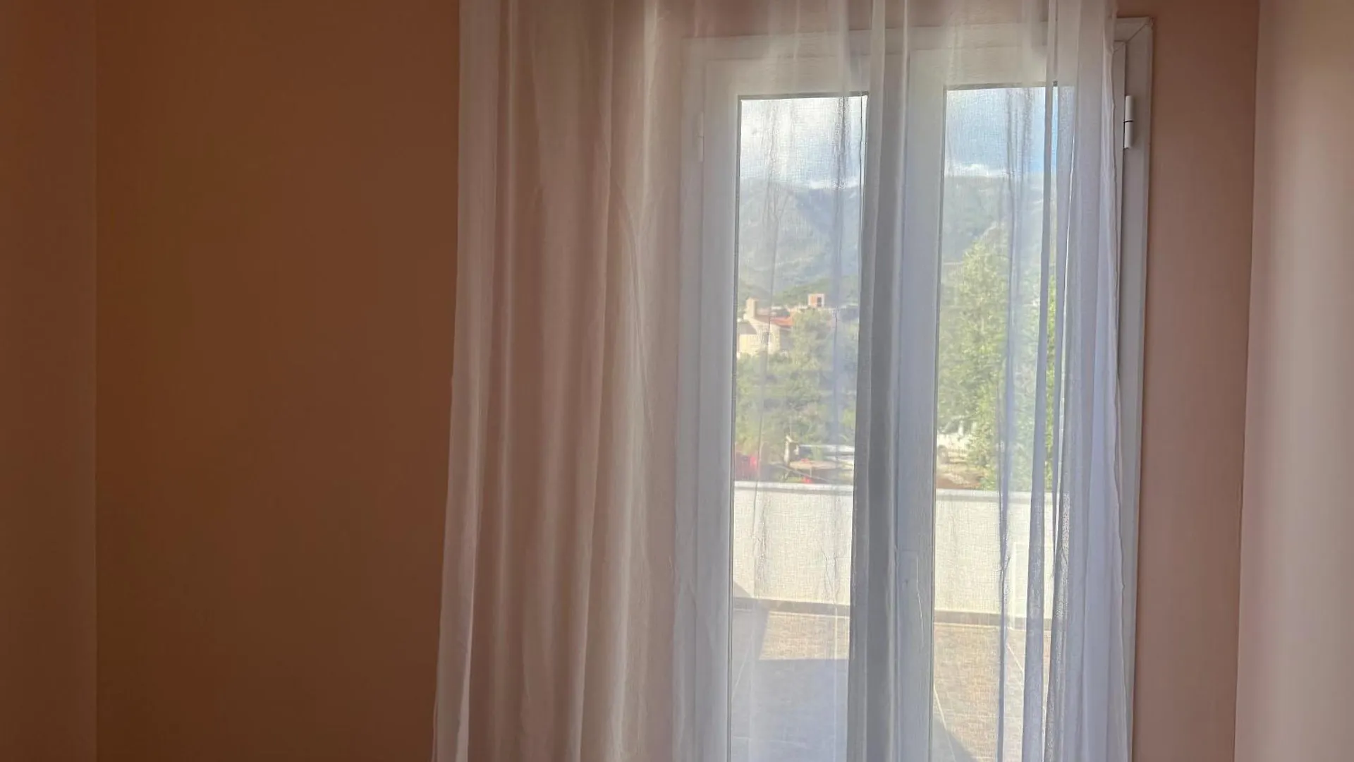 Fane'S Rooms Himare 0*,  Albania