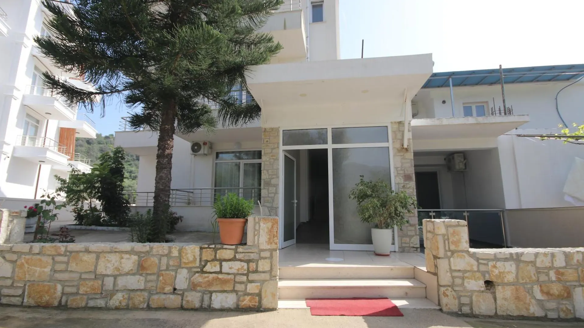 Hotel Fane'S Rooms Himare Albania
