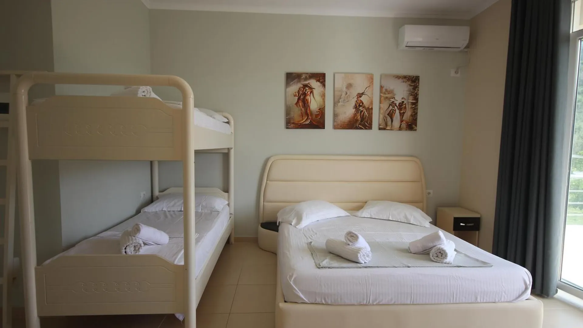 Fane'S Rooms Himare 0*,  Albania