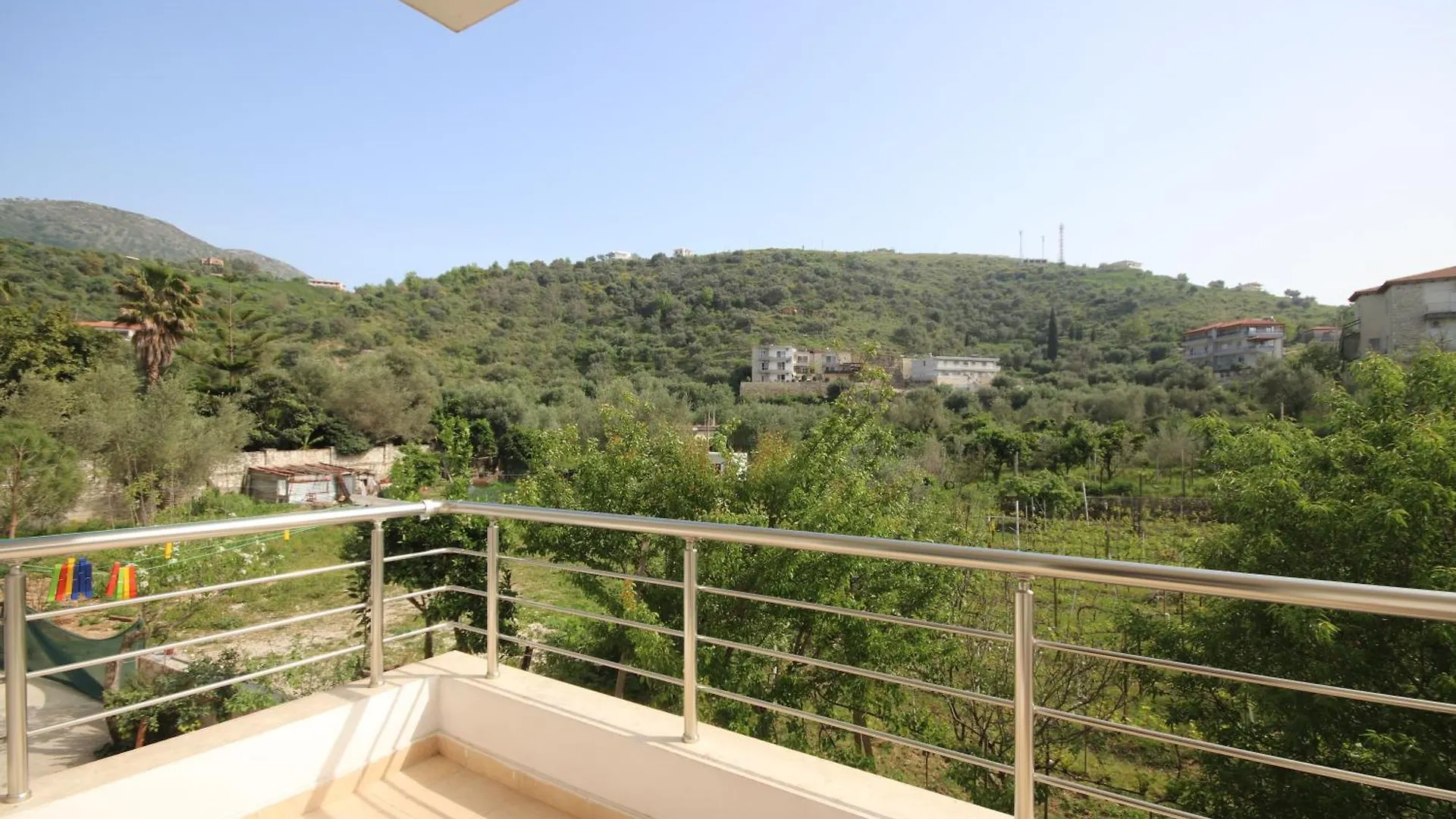Fane'S Rooms Himare Hotel